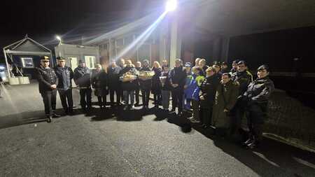 Slavnostna čezmejna zdravica na mejnem prehodu Fernetiči; Vir: Občina Sežana