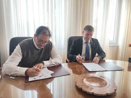 Podpis pogodbe za pripravo projektne dokumentacije; Vir: Občina Sežana 