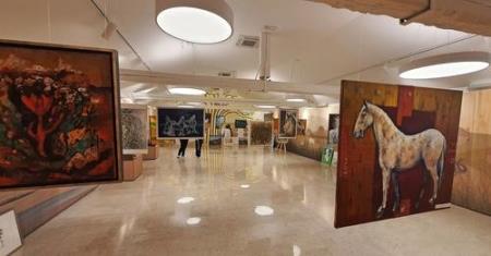 Motiva Krasa in lipicanca sta bila rdeča nit ekstempora Kulturnega društva Kras v letu 2021. (Foto: Lea Kalc Furlanič)