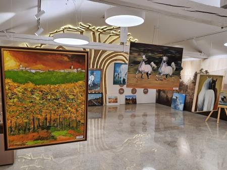 Motiva Krasa in lipicanca sta bila rdeča nit ekstempora Kulturnega društva Kras v letu 2021.. (Foto: Lea Kalc Furlanič)