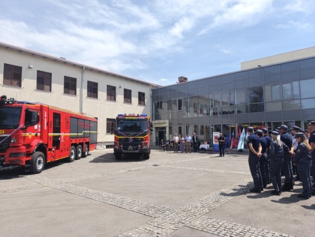Prevzem gasilskih vozil; Vir: Občina Sežana