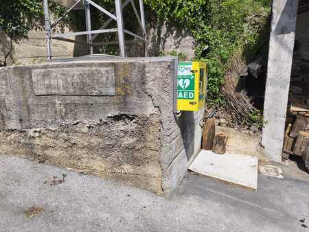 AED v Ravnjah, Vir: Arhiv Občine Sežana